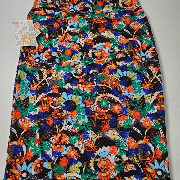 NWT Lularoe Cassie Skirt sz: XS - Picture 3 of 3